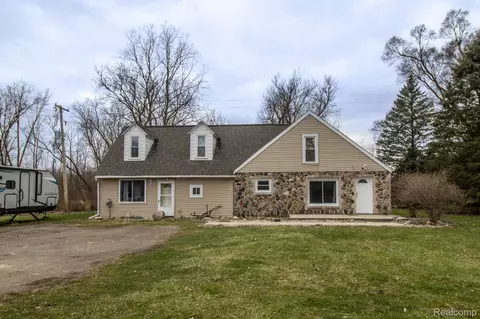 12289 N Lewis Rd, Thetford, MI 48420