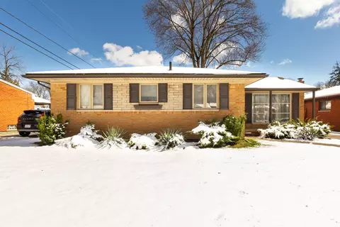 29504 Norma Dr, Warren, MI 48093