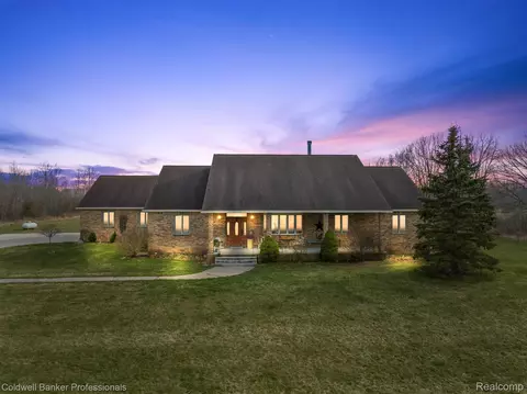 8517 Lennon Rd, Clayton, MI 48473