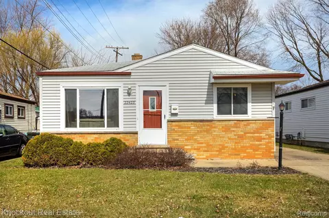 22423 Lake Dr, Saint Clair Shores, MI 48082