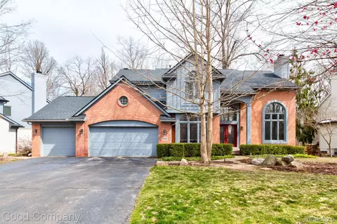 7298 Village Square Dr, West Bloomfield, MI 48322