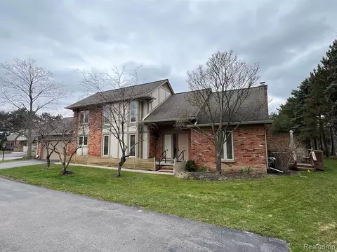 4085 Willoway Place Dr, Bloomfield Hills, MI 48302