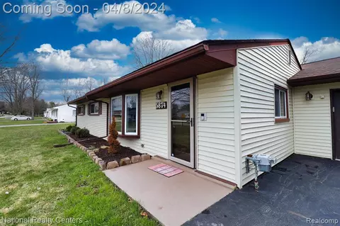 5874 Dvorak St, Clarkston, MI 48346