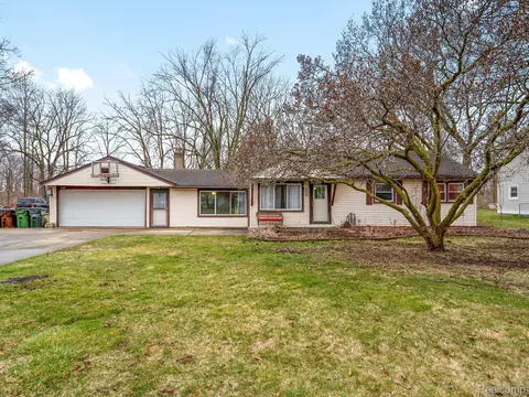 50111 Mile End Dr, Shelby Township, MI 48317