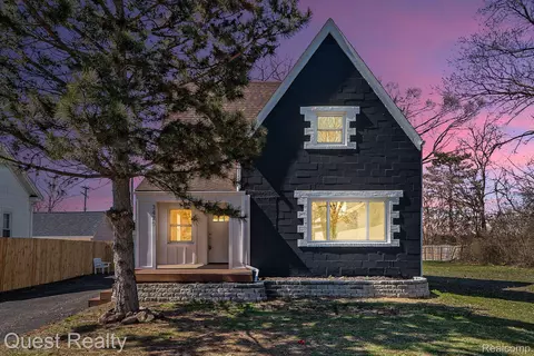 3425 Meinrad Dr, Waterford, MI 48329
