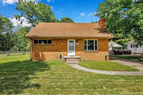 1545 Linden St, East Lansing, MI 48823