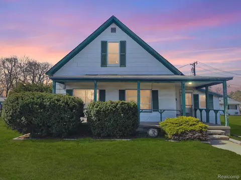 324 W Columbia Ave, Belleville, MI 48111