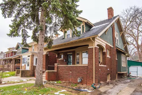 4525 Iroquois St, Detroit, MI 48214
