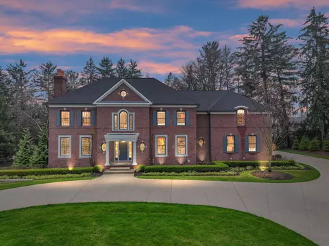2551 Kent Ridge Crt Ct, Bloomfield Hills, MI 48301