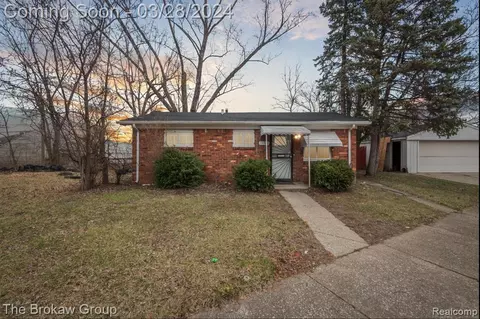 19140 Coventry St, Highland Park, MI 48203