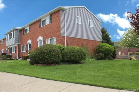 2541 Patrick Henry St #10017B., Auburn Hills, MI 48326