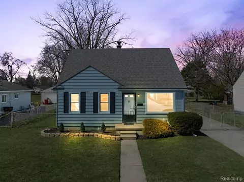 27271 Demrick St, Roseville, MI 48066
