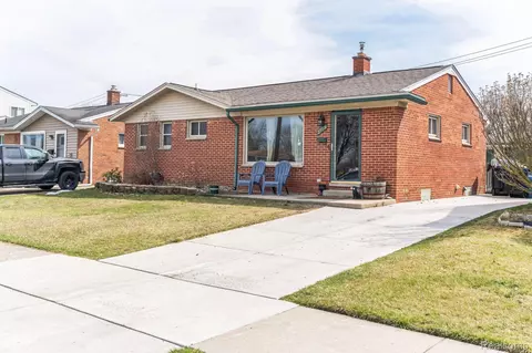 29951 Ann Arbor Trl, Westland, MI 48185