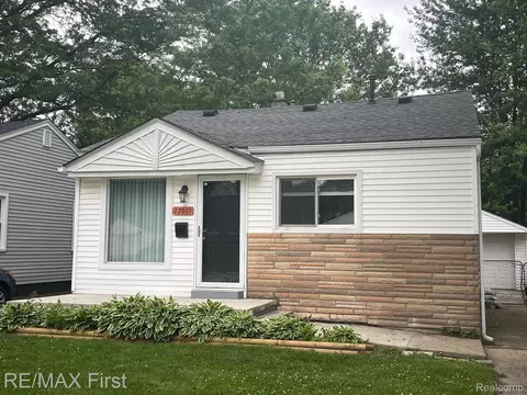 27669 Brettonwoods St, Madison Heights, MI 48071