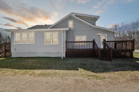 7133 Belleville Rd, Van Buren, MI 48111