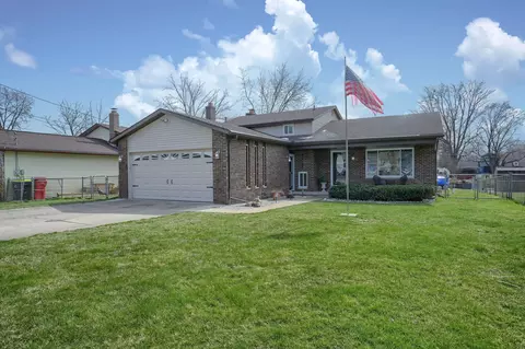 3323 W Clarice Ave, Highland, MI 48356