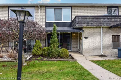 8272 Karam Blvd #2, Warren, MI 48093