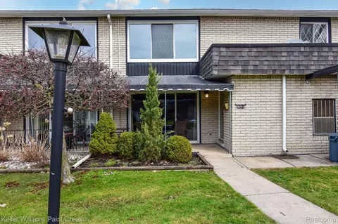 87 Karam Blvd #2, Warren, MI 48093
