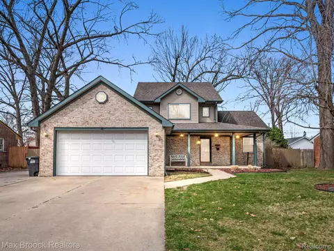 5920 Syracuse St, Taylor, MI 48180