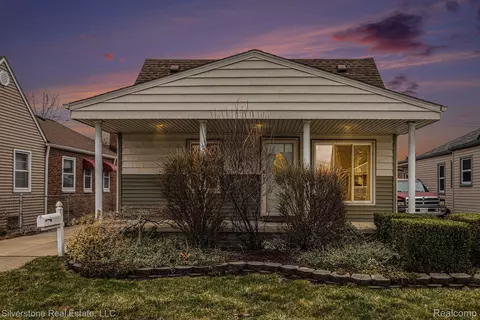 3843 22nd St, Wyandotte, MI 48192