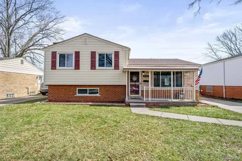 31556 Nelson Dr, Warren, MI 48088