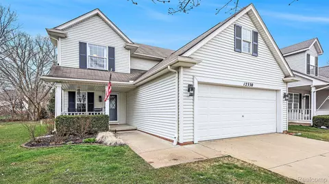 12330 Glasgow Dr #27, Bruce Township, MI 48065