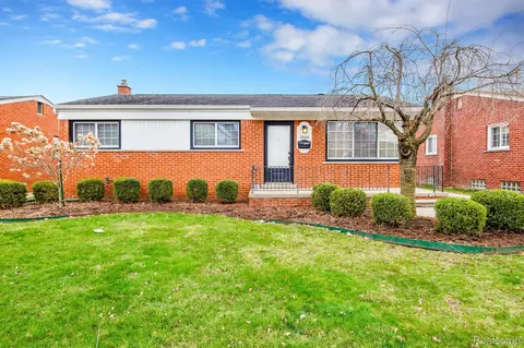 32424 Van Dover St, Saint Clair Shores, MI 48082
