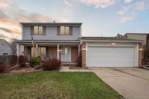 1340 Rue Deauville Blvd, Ypsilanti, MI 48198