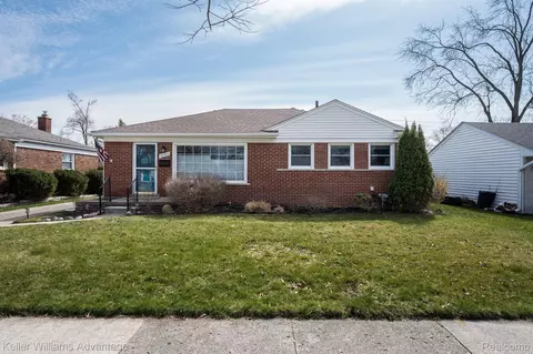 32935 W Chicago St, Livonia, MI 48150