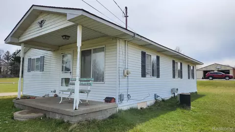 6322 E Bristol Rd, Burton, MI 48519