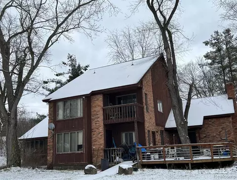 4240 Collins Rd, Rochester, MI 48306