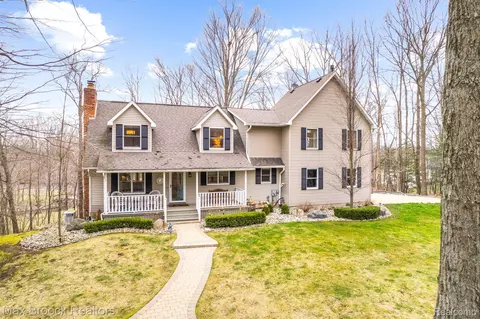 4100 Waterland Dr W, Metamora, MI 48455