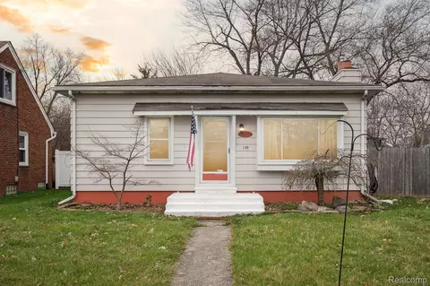 130 Preston Ave, Waterford, MI 48328