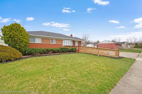 4423 Isabelle St, Inkster, MI 48141