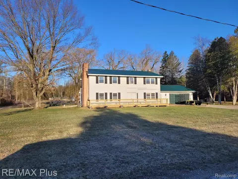 6790 Dorwood Rd, Saginaw, MI 48601