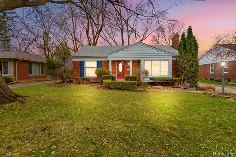 16961 Birwood Ave, Beverly Hills, MI 48025