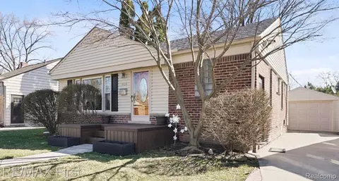 4610 Cooper Ave, Royal Oak, MI 48073
