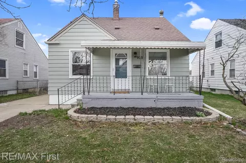 925 N Dorchester Ave, Royal Oak, MI 48067
