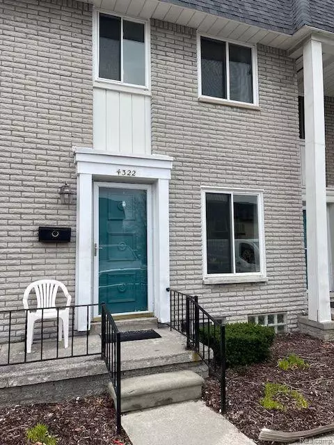 4322 15 Mile Rd, Sterling Heights, MI 48310