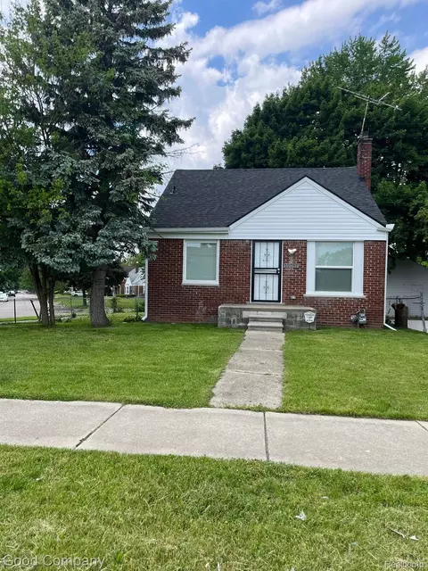 19701 Kelly Rd, Harper Woods, MI 48225