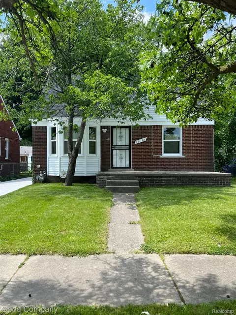 19715 Kelly Rd, Harper Woods, MI 48225