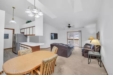 1539 Shoemaker Dr, Westland, MI 48185
