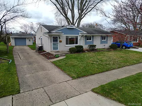 29841 Barkley St, Livonia, MI 48154