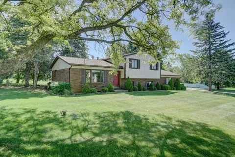 5430 Tamarack Park Ln, Independence, MI 48346