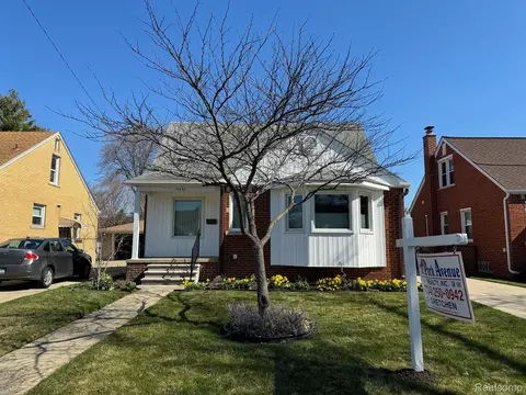 15630 Hanover Ave, Allen Park, MI 48101