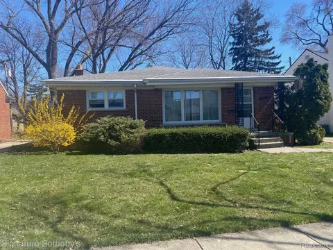 1741 Torry St, Birmingham, MI 48009