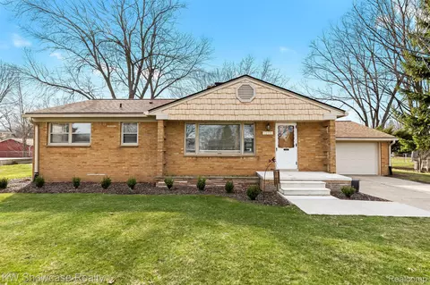 1265 Bielby St, Waterford, MI 48328