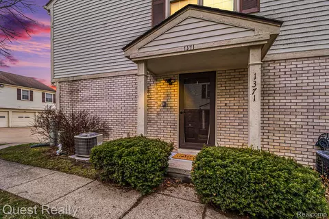 1371 Lake Ridge 76 19 #76, Waterford, MI 48327
