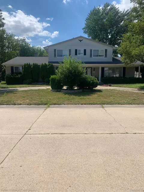 39503 Twenlow Dr, Clinton Township, MI 48038