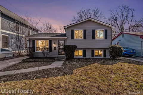 3920 Kent Rd, Royal Oak, MI 48073